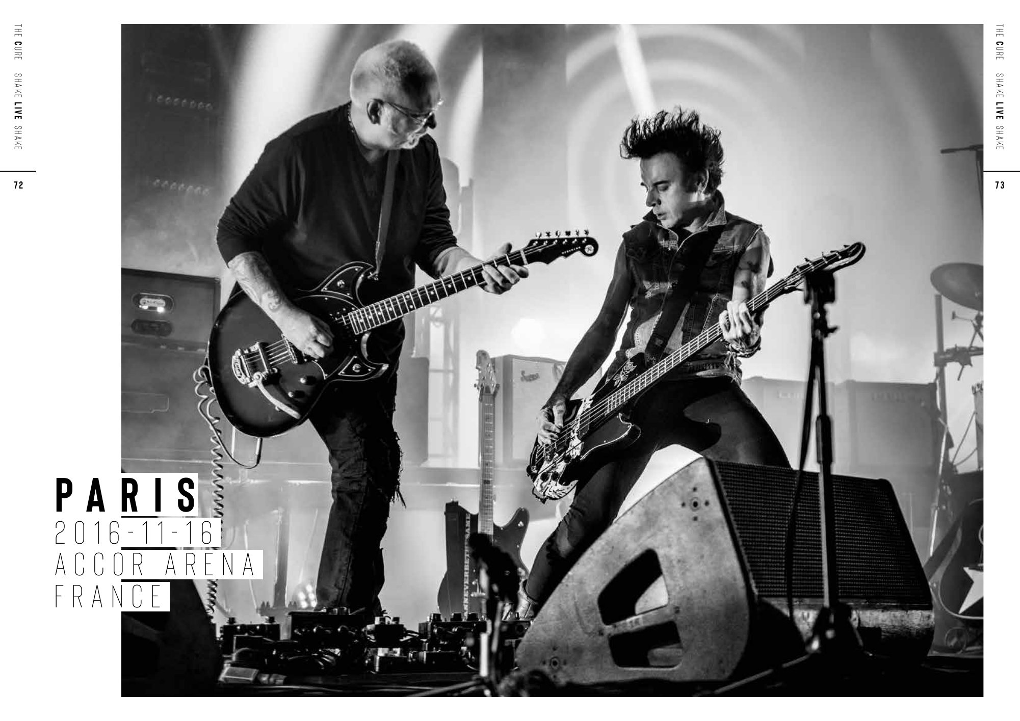 Double page du livre — Paris, Accor Arena, 2016